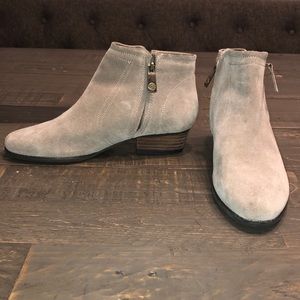 Gray Blondo Waterproof Booties Sz: 5.5